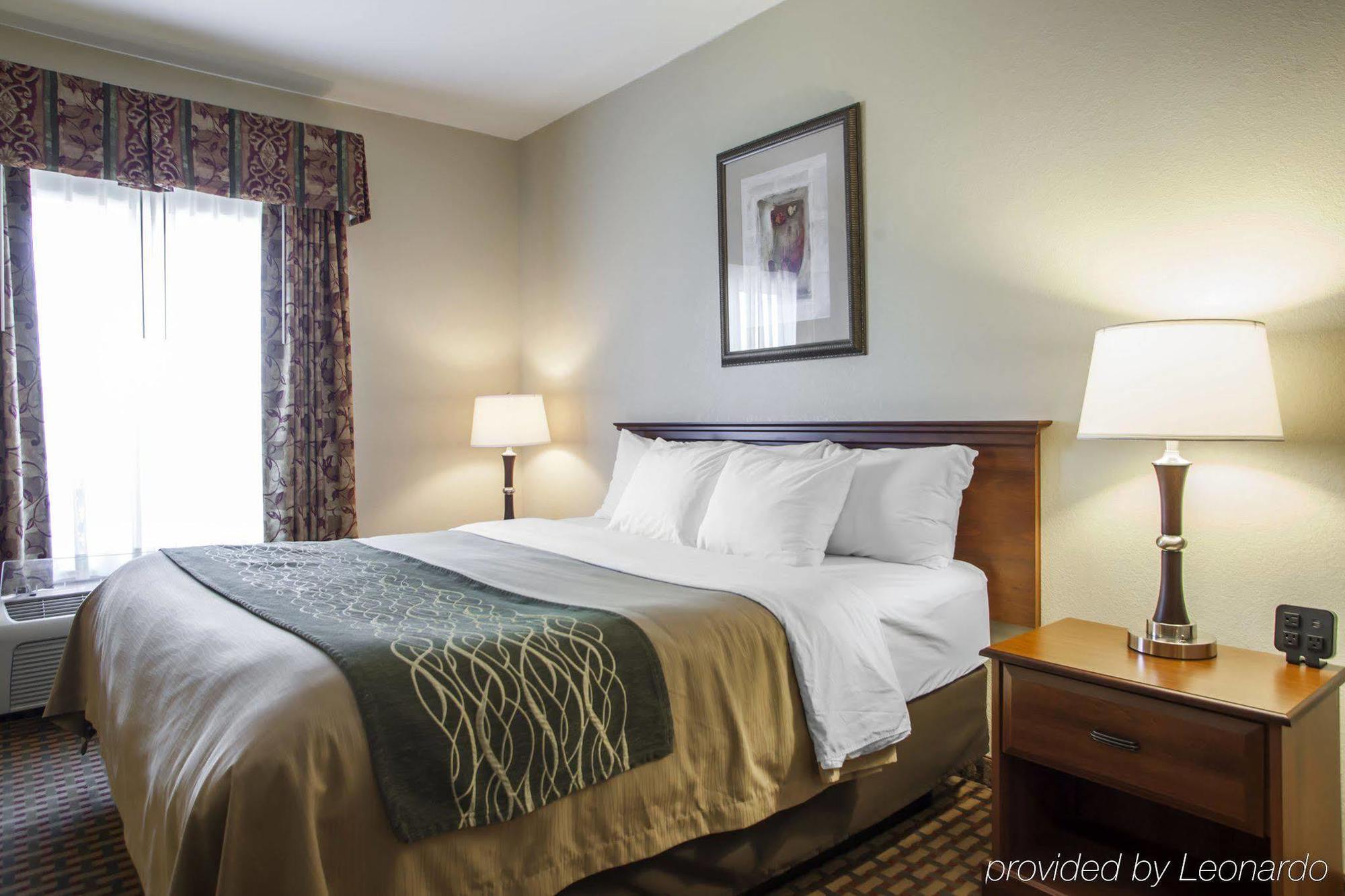 Comfort Inn & Suites Harrisonville Exterior photo